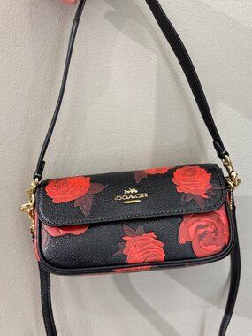 Coach CCF74 Hailey Flap Bag With Floral Print Black/Red